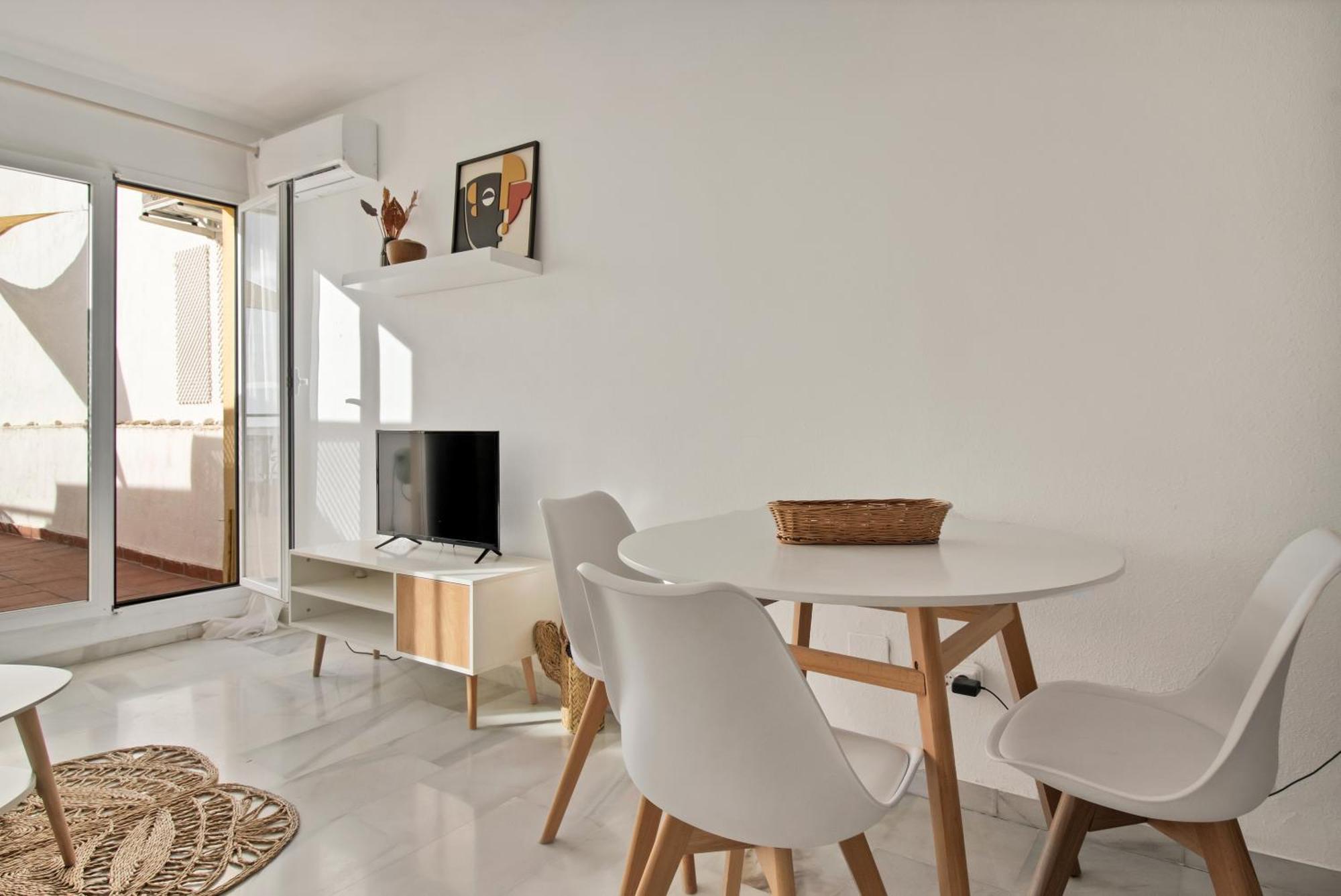 Appartement Duplex Estilo Boho Con Increible Terraza Y Vistas Al Mar En - Las Abejeras 609 Estepona